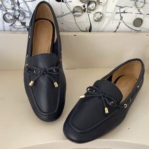 Talbots JESSIE PEBBLED LEATHER DRIVING MOCCASINS Gold Aglet TIE DETAIL 9.5 EUC